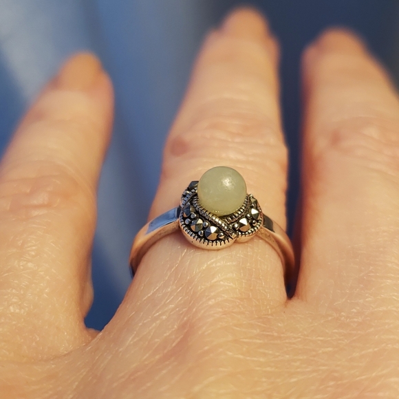 Sterling 925 silver marcasite & natural jade ring - Picture 5 of 6